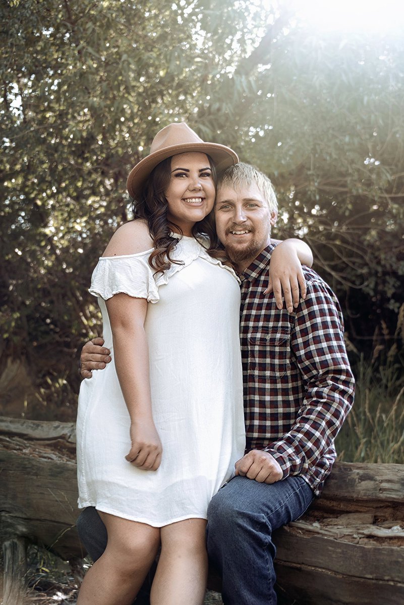 AshleyBoydPhoto's tweet photo. Couple Shoot 💕🌿#Miniphotoshoot #UtahPhotographer #CoupleShoot #PortraitPhotographer #UtahPhoto https://t.co/VPphMD6XsK