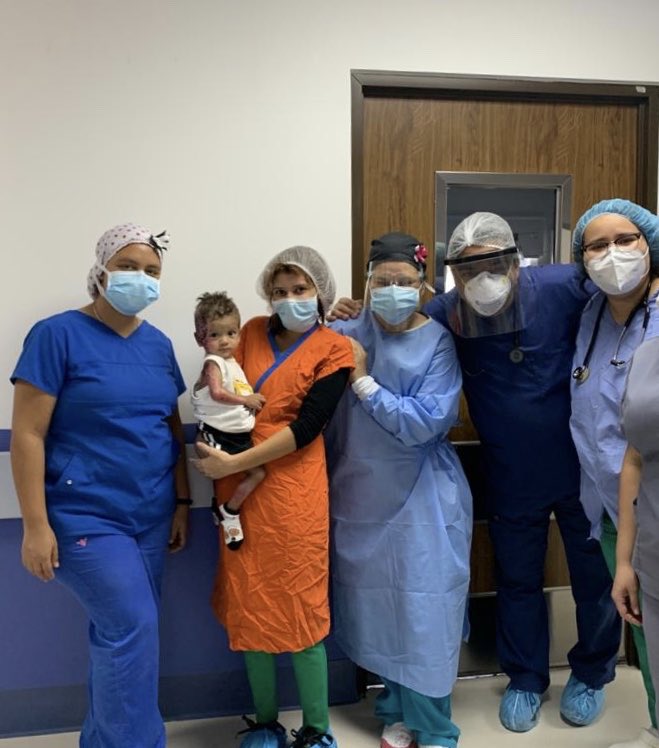 FUNDANIQUEM's tweet photo. Y hoy nos despedimos de Jayden Mateo Luque Romero de 16 meses de edad que sufrió Quemadura por flama G-IIB con el 30 % de SCQ. #fundaniquem 🇭🇳 #porlavidadelniñoquemado 😇 https://t.co/cBjDvz14wp