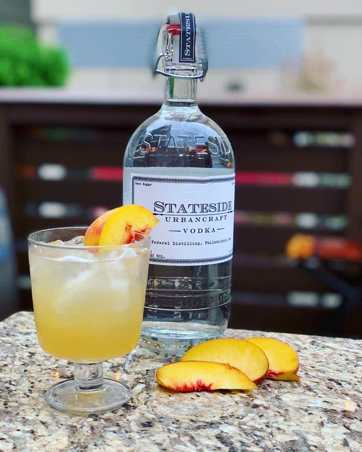 FarmersKeep's tweet photo. Don’t miss the premiere of our brand new rooftop bar this weekend! Enjoy craft cocktails, beer, wine, and delicious food, all in a unique, safe, socially distanced, outdoor setting! 🍸🍷🍺👨🏽‍🌾 https://t.co/U330GgfOQQ