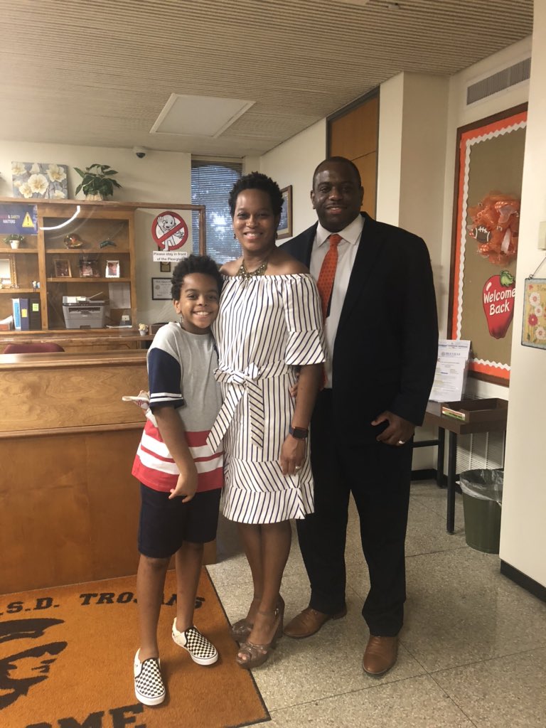 TryMeFanning1's tweet photo. For 21 days i’ve been on an emotional roller coaster. Today I am officially the PROUD superintendent of @BeevilleISD  I am thankful for this opportunity to serve.  @CyFairISD @GalenaParkISD thanks for growing me to be the educator I am today. To GOD BE THE GLORY!!! @BaylorSOE https://t.co/RpXnkzZNMY