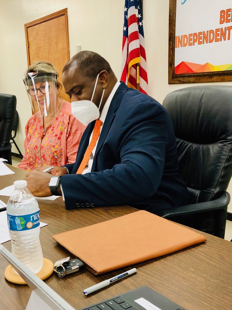 TryMeFanning1's tweet photo. For 21 days i’ve been on an emotional roller coaster. Today I am officially the PROUD superintendent of @BeevilleISD  I am thankful for this opportunity to serve.  @CyFairISD @GalenaParkISD thanks for growing me to be the educator I am today. To GOD BE THE GLORY!!! @BaylorSOE https://t.co/RpXnkzZNMY
