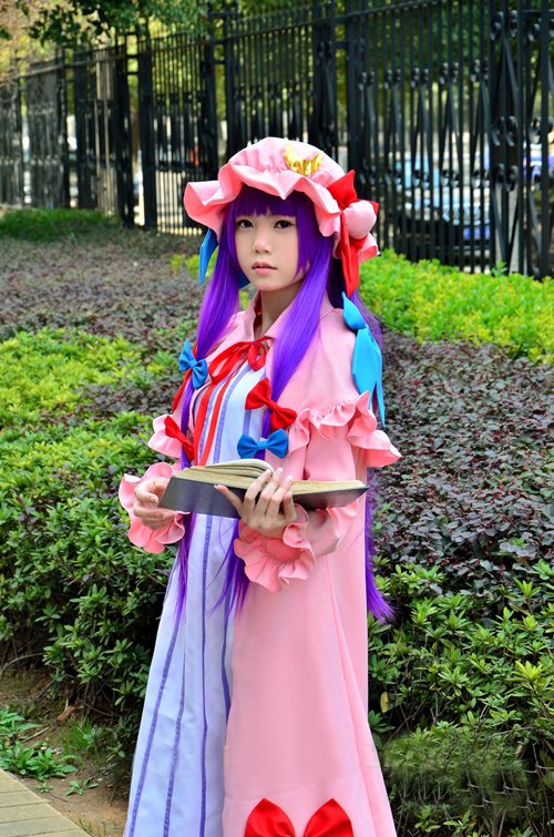 nikumikyoFC's tweet photo. Patchouli Knowledge🧙♀️🪄💜 1/2
You may remember one of our 1st posts was a #Patche #cosplay
>but that was a different, more luscious set
#PatchouliKnowledge #TouhouProject #Touhou #ScarletDevil #可愛い #コスプレ #ロリータ #パチュリー・ノーレッジ #パチェ #東方Project #東方紅魔郷 https://t.co/dYBjuzCvz8