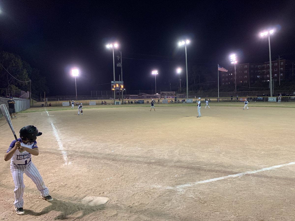 GBWAA_'s tweet photo. 9u Travel Tournament underway at Leland!
Solid work by the parents in the outfield social distancing- thank you!
#playingbaseball⚾️
#stayingsafeandhealthy https://t.co/GMaLuTDDVs
