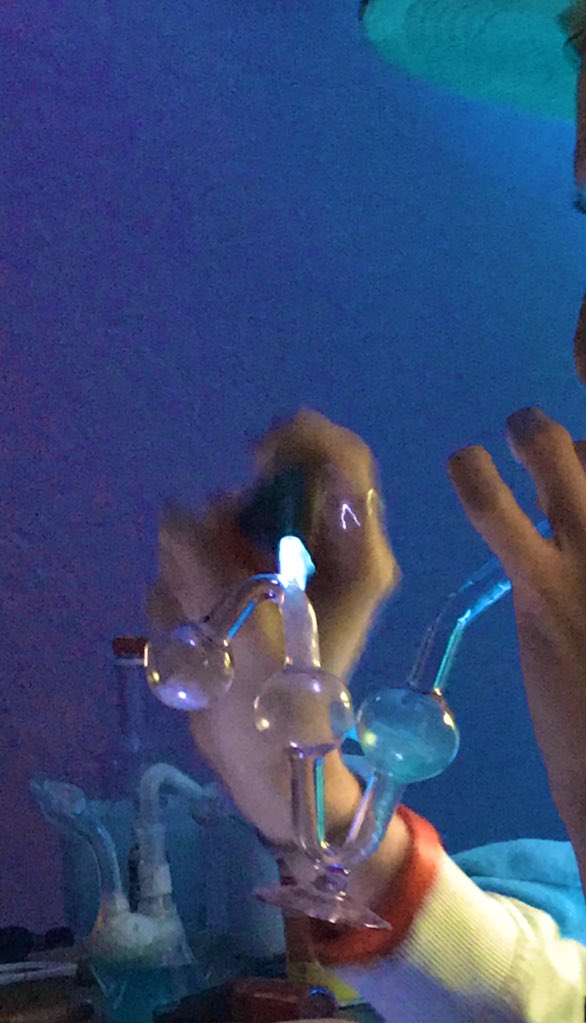 mokhgobb's tweet photo. RT si unos fumes ☁️💎💦😈 #newcloud #lastNight #smokeshow #smokingvideo #hotcloud #hotpipe #myfavouritecloud https://t.co/nM82YgU5cS