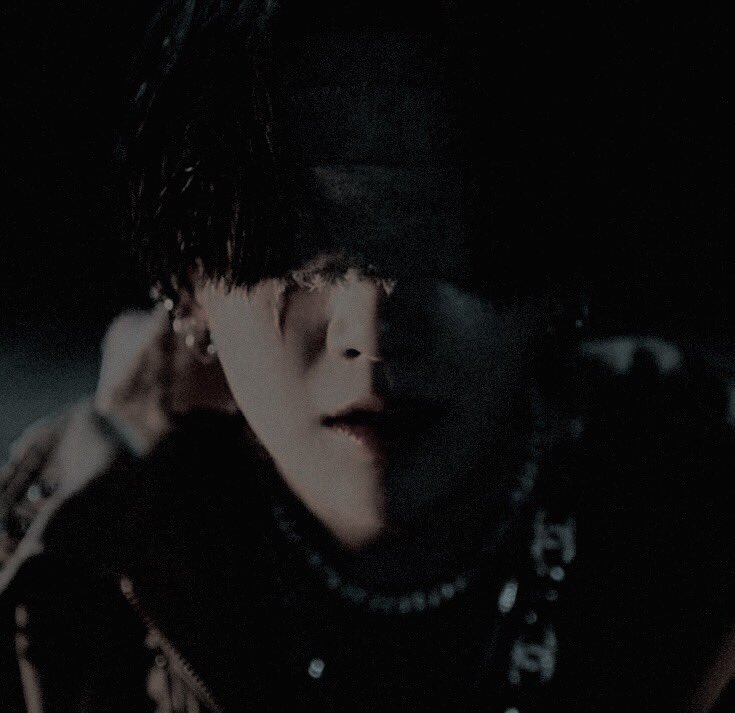 gahoghan's tweet photo. ⠀⠀  had  a  dream  i  was
       𝐤𝐢𝐧𝐠  . ⠀⠀  *  ⠀⠀  
       I  WOKE  UP  STILL
       𝐊𝐈𝐍𝐆  .

kim  seung-il  .
circa  1300s ﹐ korea  . https://t.co/9dX0if5sQo