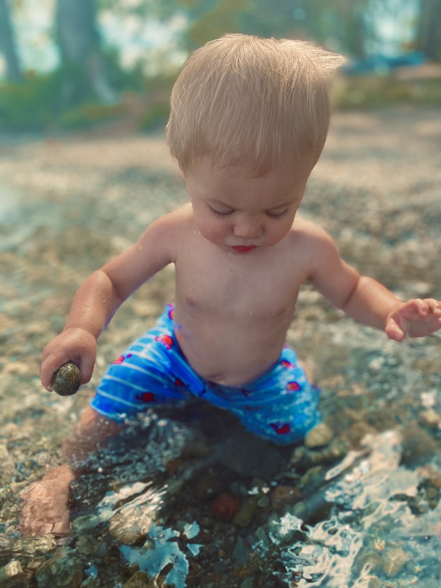 BriannaaaLittle's tweet photo. my sweet water baby💙 https://t.co/pSSKBz01fE