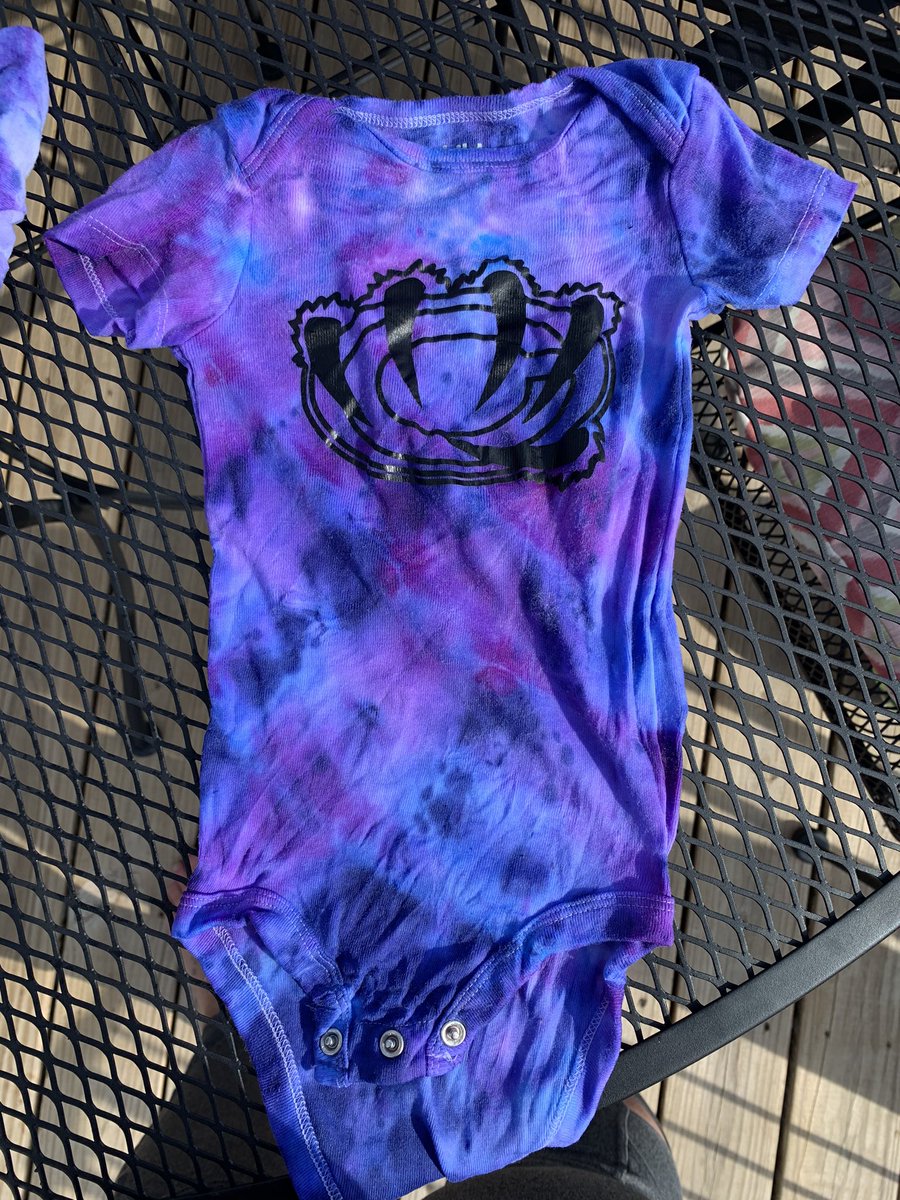 Mawhirter58's tweet photo. The kids tie dyed shirts for the volleyball team... and of course I had to sneak in a onesie so my newest baby bear could match! #matchingeverything https://t.co/TGy3gQ8eXh