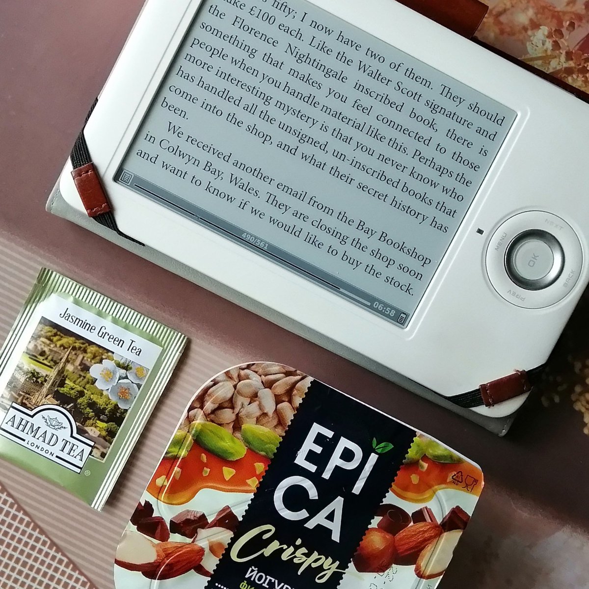 masha_athelas's tweet photo. #bookandbreakfast #helloFriday https://t.co/lUOYqIcyza