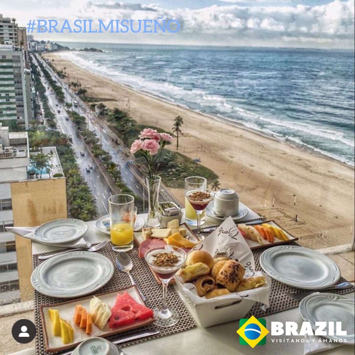 DescuBrasilCL's tweet photo. Donde lo sueñes el desayuno brasileño, será especial. Puede ser en el Café de las Artes De Barra de Tijuca o disfrutarlo de la vista única en el Espacio  7zero6 de Ipanema, ambos en Río de Janeiro ☕️🇧🇷 #BrasilMiSueño #Brasil #cafedamanha #RiodeJaneiro #Turismo https://t.co/2rS36m7MMd