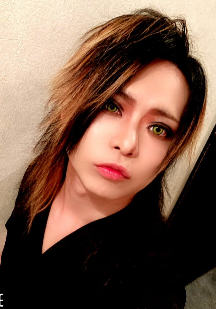 Mamoru_dr's tweet photo. 昨日は皆様、
ありがとうございました。

約４ヶ月ぶりとなる公演でした。
改めてステージに立つことができるという
今までなんでもないようなことが
幸せだったと思いました。

そんな想いで終演後に
お客様から頂いた
ビールの味は忘れません。

また皆様とご一緒できるのを
楽しみにしてます。 https://t.co/RVtBnVWyb0