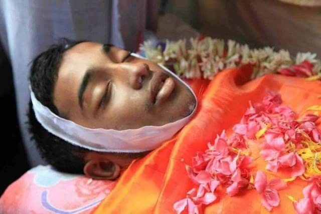 ABVPToday's tweet photo. PFI goons can silence ABVP Karyakarthas in Kerala by killing Vishal,1000's seek inspiration from his sacrifice and positively working to strengthen the ideology in each &amp; every clg of Kerala

"They can break our hearts but not ideology"

#VishalSmrithiDinam #AmarRaheVishal https://t.co/ByPXpFVaKi