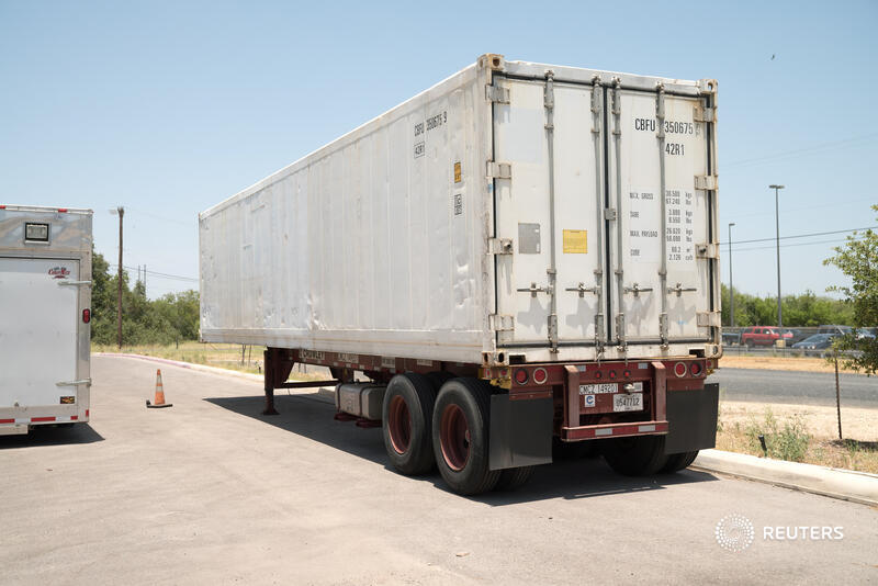 Reuters's tweet photo. Arizona and Texas counties hit hard by COVID-19 are ordering coolers and refrigerated trailers to store bodies as their morgues fill up https://t.co/8PzXUny2nY by @theblueroute https://t.co/C7QFaBMbNg