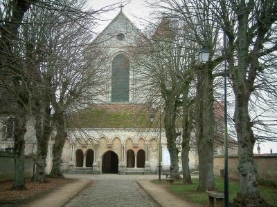 HISTOIRE_DU_VIN's tweet photo. Abbaye de #Pontigny (89) : quand la #Bourgogne rencontre la quasi perfection alliée au silence impressionnant des lieux cc @CRT_bourgogne @YonneTourisme @Departement89 @ClaireMarc89 https://t.co/TJDBEPhWdY
