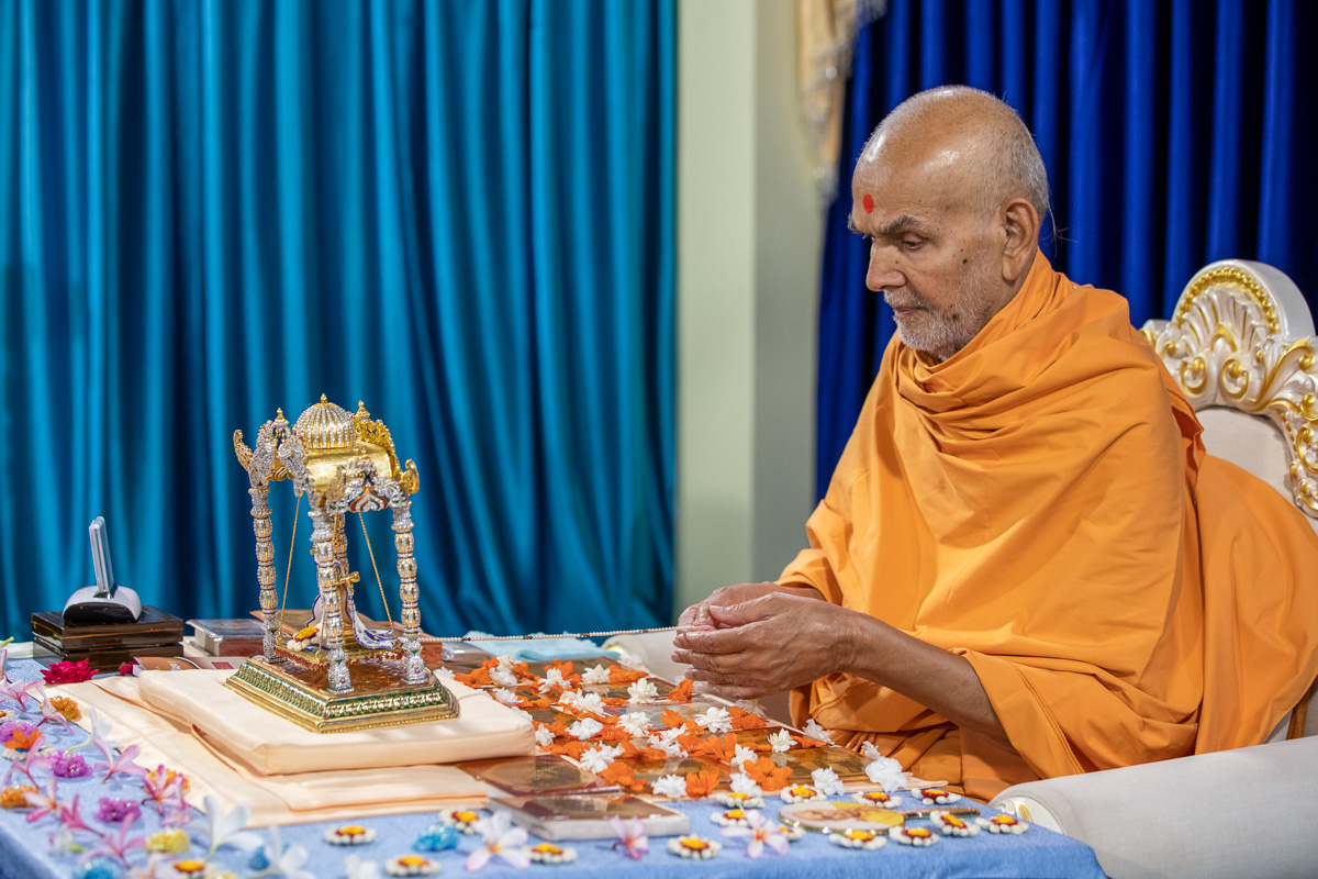 BAPS's tweet photo. HH Mahant Swami Maharaj's Vicharan: 16 July 2020, Nenpur, India https://t.co/8jKG6Lsso9 https://t.co/NtjpYJsDtF