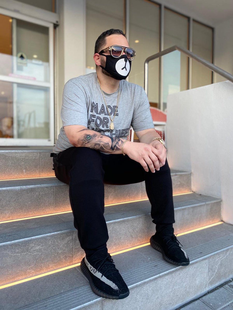 En lugar de ser una persona de éxito, busca ser una persona valiosa: lo demás llegará naturalmente. 🐼🦅 #BendicionesPaToElMundo #PandaEnt