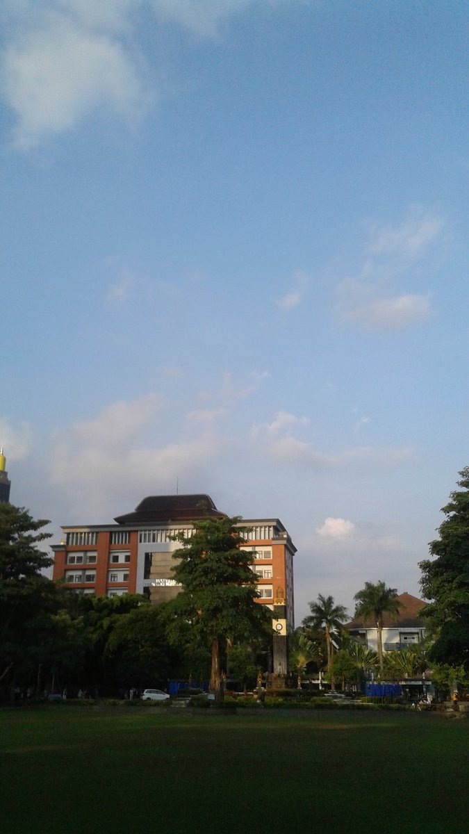 DhennyFr's tweet photo. @subtanyarl Samsung galaxy j2,hp kentank bgtttt https://t.co/FvuTLTbFcG