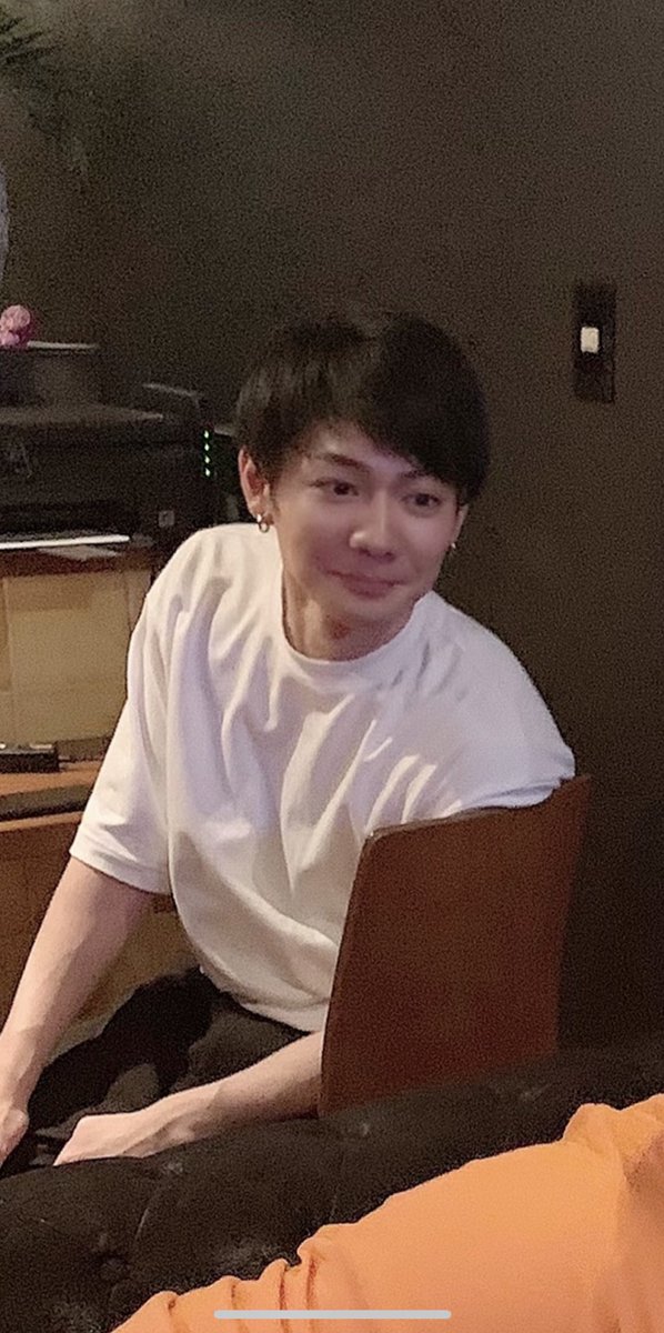 Men9sp's tweet photo. どういう表情なんでしょう😀

#MeNfrom9SP #10神ACTOR https://t.co/ob1S3eyyzz