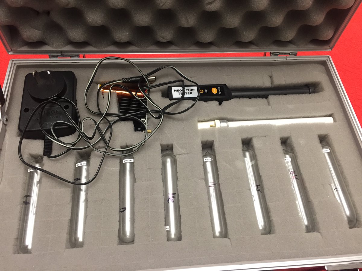 I have a set of these larger discharge tubes for all the elemental gases (except F - far too reactive). Great for talking to school kids about the periodic table. More  #elementphotos to come sporadically over the next few days/weeks as I get time to take some nice photos.