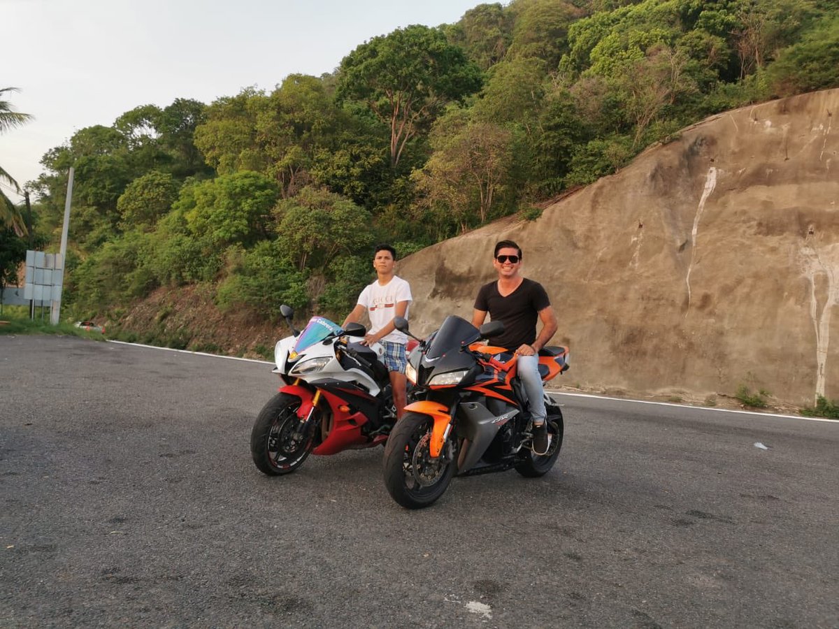 JasonManzana's tweet photo. Ride till I die https://t.co/z0IsSjjdIK