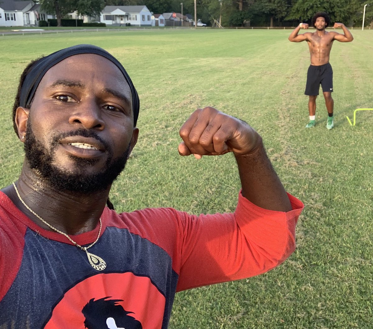 CayaFitness's tweet image. Focused specifically on #defensivebackdrills #defensivebacktraining  today!  
All gas no breaks!  #getyousomecaya @Ty_Williams01 you tough bro! #oklahomafootballtraining