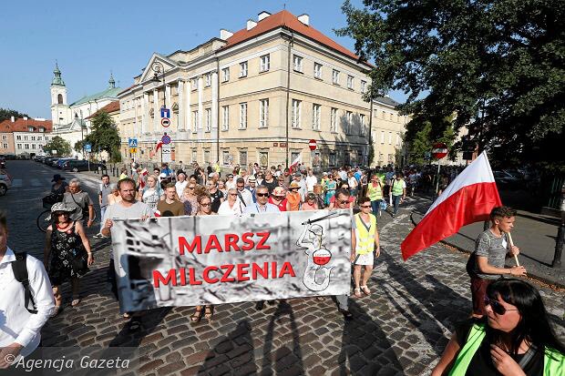 44Marsz's tweet photo. Już wkrótce kolejny Marsz Milczenia’44 - zapraszamy https://t.co/asZH5AJ8Rk