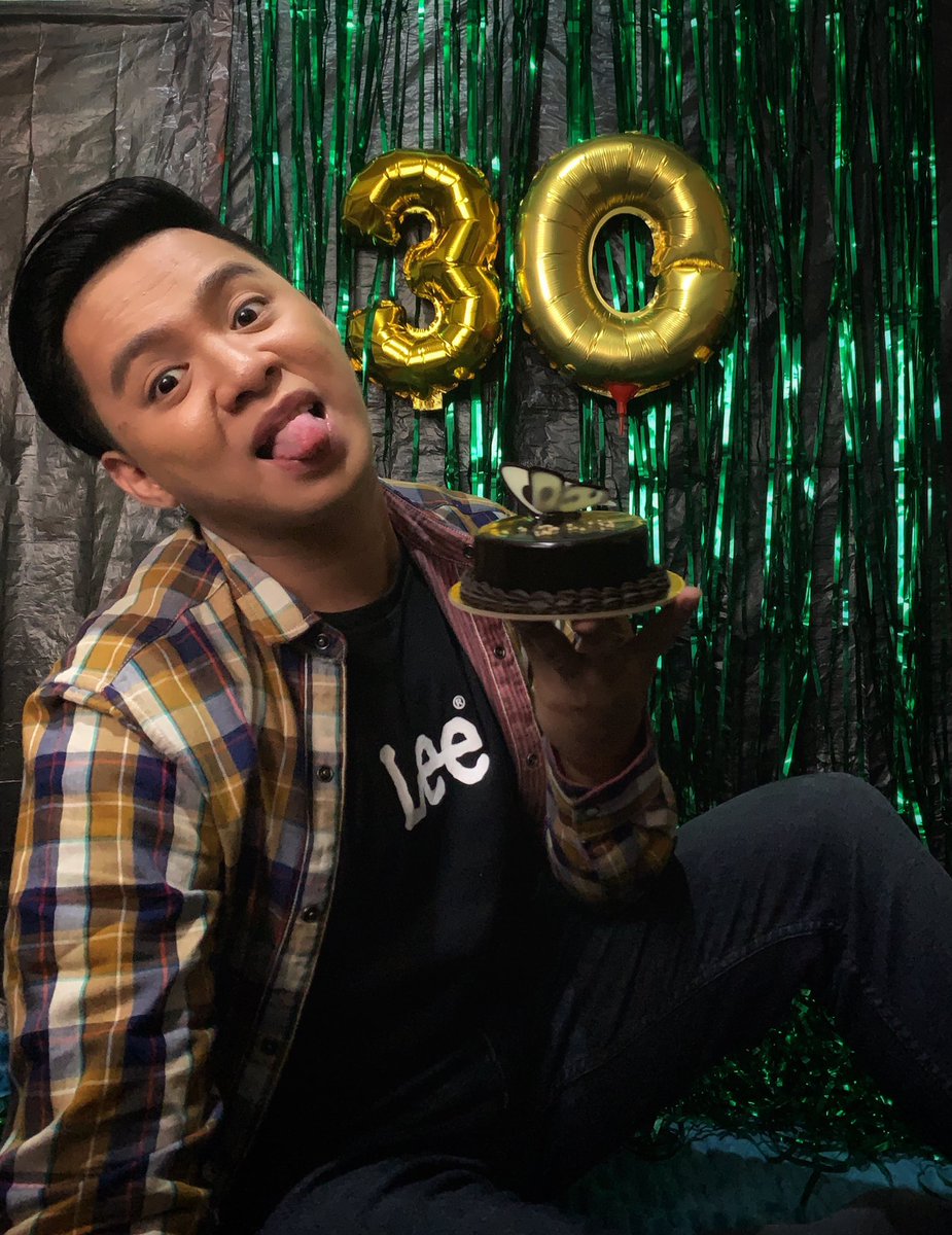 Dang017's tweet photo. Got the balloons today. Yey!!! Cheers to THIRTY and here’s to chasing the rest of our dreams. ❤️ https://t.co/r7ND0us0bv
