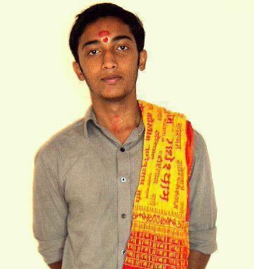 ABVPVoice's tweet photo. “They may break our hearts but not our ideology,” said Vishal to describe the immortal spirit of our nation.

He was killed by PFI goons in 2012 for organising Saraswati Puja.

He lives on amongst us karyakartas. Our humble tribute to the son of Ma Bharati on his balidaan divas. https://t.co/vi4BK3LI0R