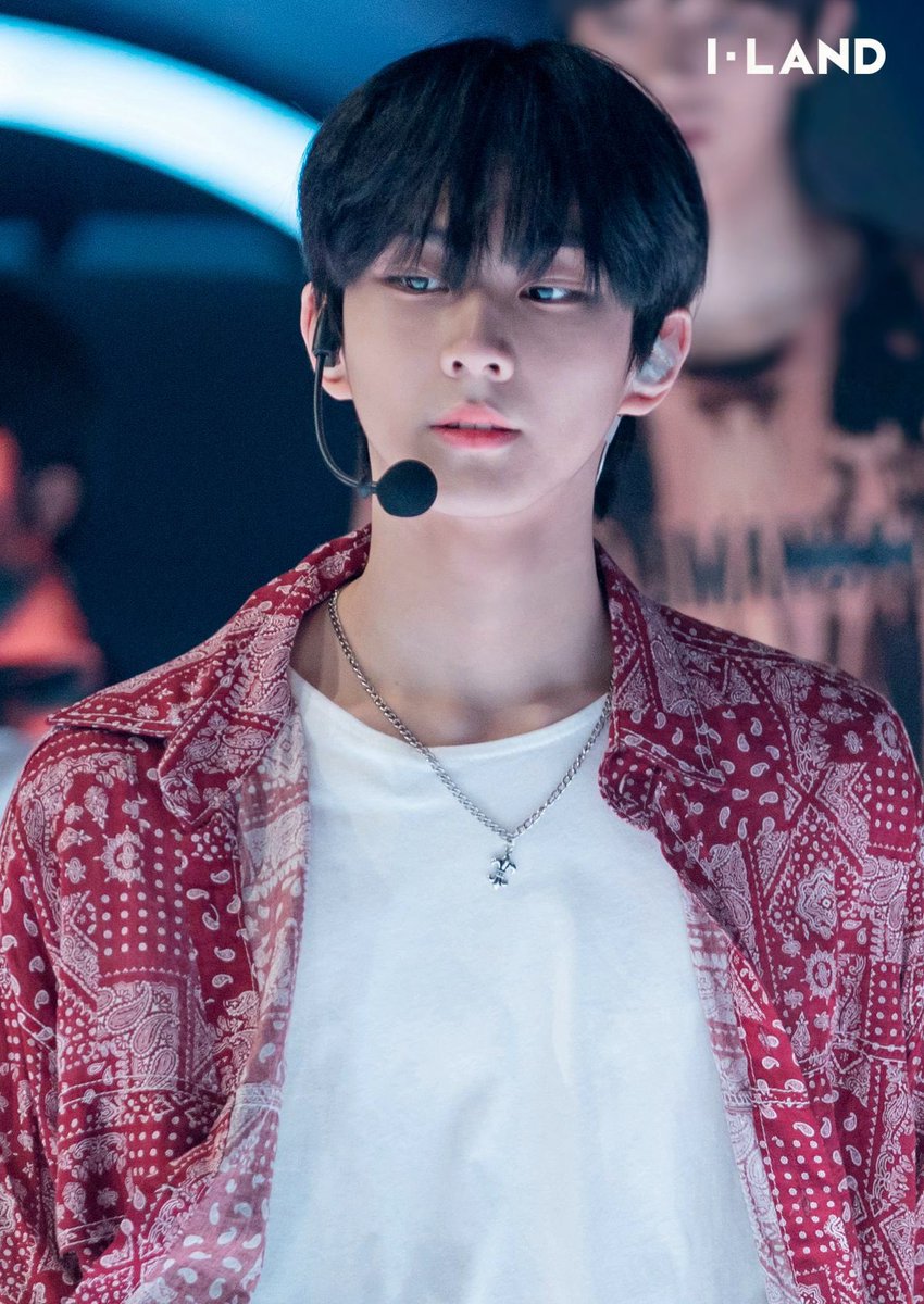 I_L_AND's tweet image. whiteとblack
どっちもたまらん。
韓国のアイドルは白ければ勝ちみたいなとこあるからな。
カメラ通してしか見た事ないけど、実際どのぐらい白いんだろう🧐
#ILAND #아이랜드 #Go_ILAND 
 #양정원  #ジョンウォン #JUNGWON_ILAND