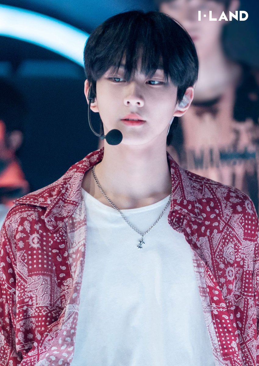 I_L_AND's tweet image. whiteとblack
どっちもたまらん。
韓国のアイドルは白ければ勝ちみたいなとこあるからな。
カメラ通してしか見た事ないけど、実際どのぐらい白いんだろう🧐
#ILAND #아이랜드 #Go_ILAND 
 #양정원  #ジョンウォン #JUNGWON_ILAND