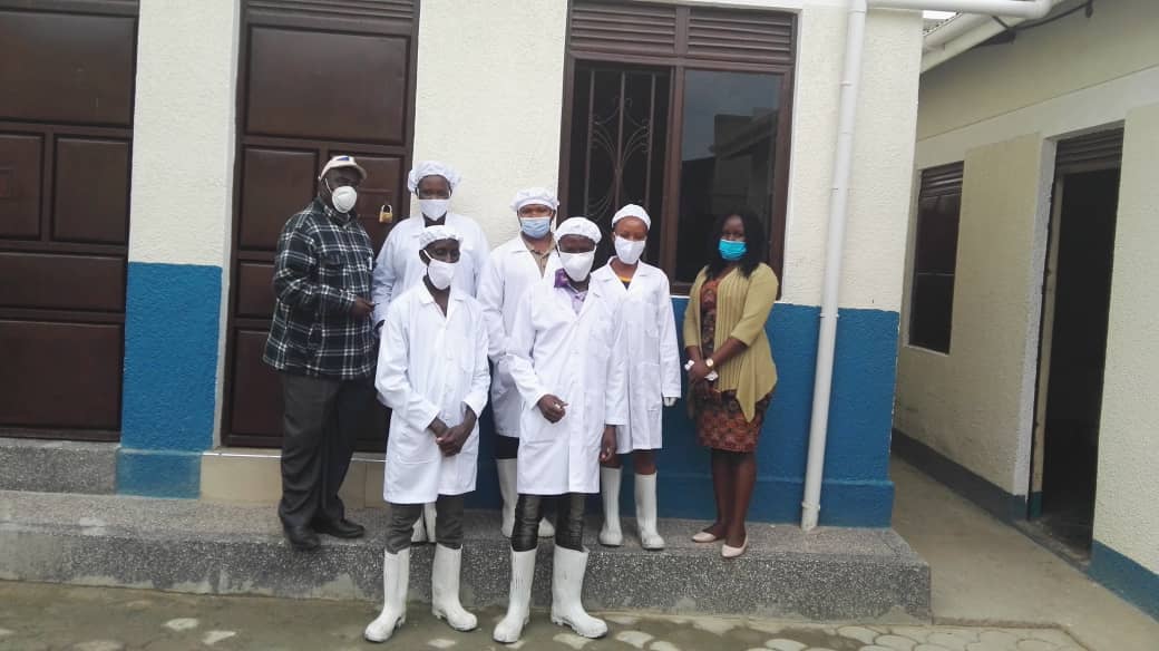 agabaemile's tweet photo. We should have had you 3 months ago but C19 decided we enjoy you starting today. Congratulations to you farmers of Abesigana Cooperative for arriving at this next level. https://t.co/SRi3kpkfcF