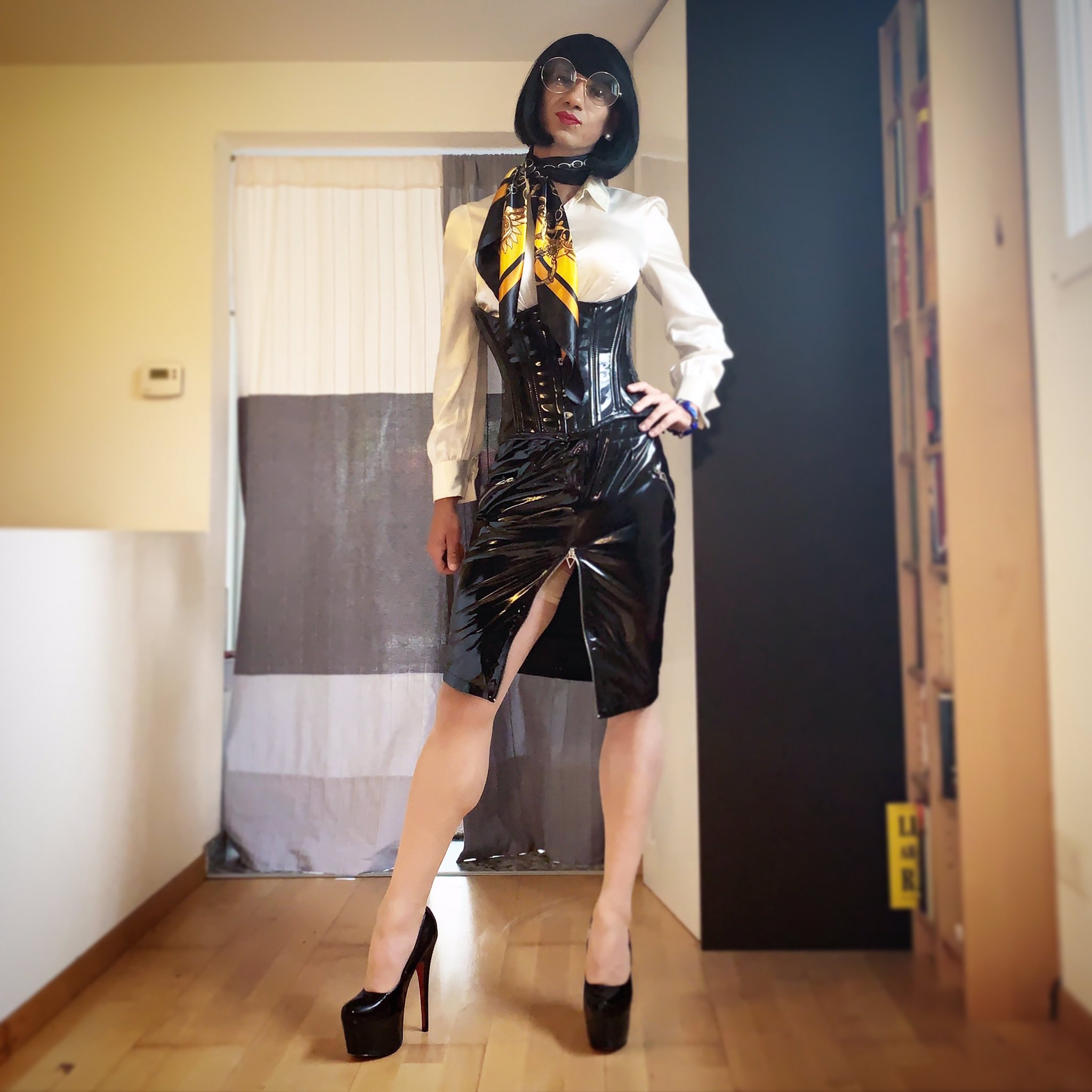 Claudia Satin on X: White 🤍🖤 . . . #satin #whitesatin #satinblouse # crossdresser #vynil #vynilskirt #scart #satinscarf #fetish #crossdressing  #pumps #heels #platformshoes #bw #fun #stockings #brunettegurl  t.coQKe6W0vYGv  X