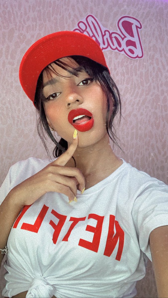 kellyrealesc's tweet photo. Buenas noches👅 https://t.co/jL3MlSeXn5