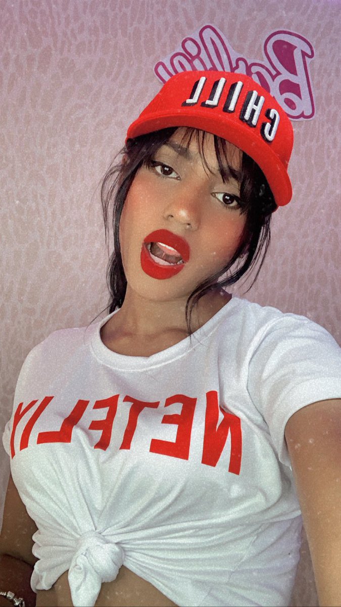 kellyrealesc's tweet photo. Buenas noches👅 https://t.co/jL3MlSeXn5
