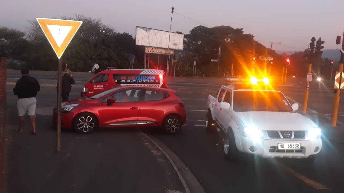 RedlineResponse's tweet photo. @_ArriveAlive @TrafficZN @ecrtraffic @FatalMoves Crash Underwood Rd near the M13 Pinetown. #redlineresponse https://t.co/Go7bCkLjk1