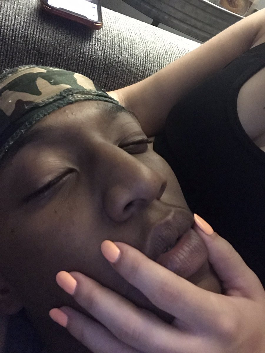 JalenJenks's tweet photo. A white girl just beat me up and choked me out https://t.co/3S4U15Si0I