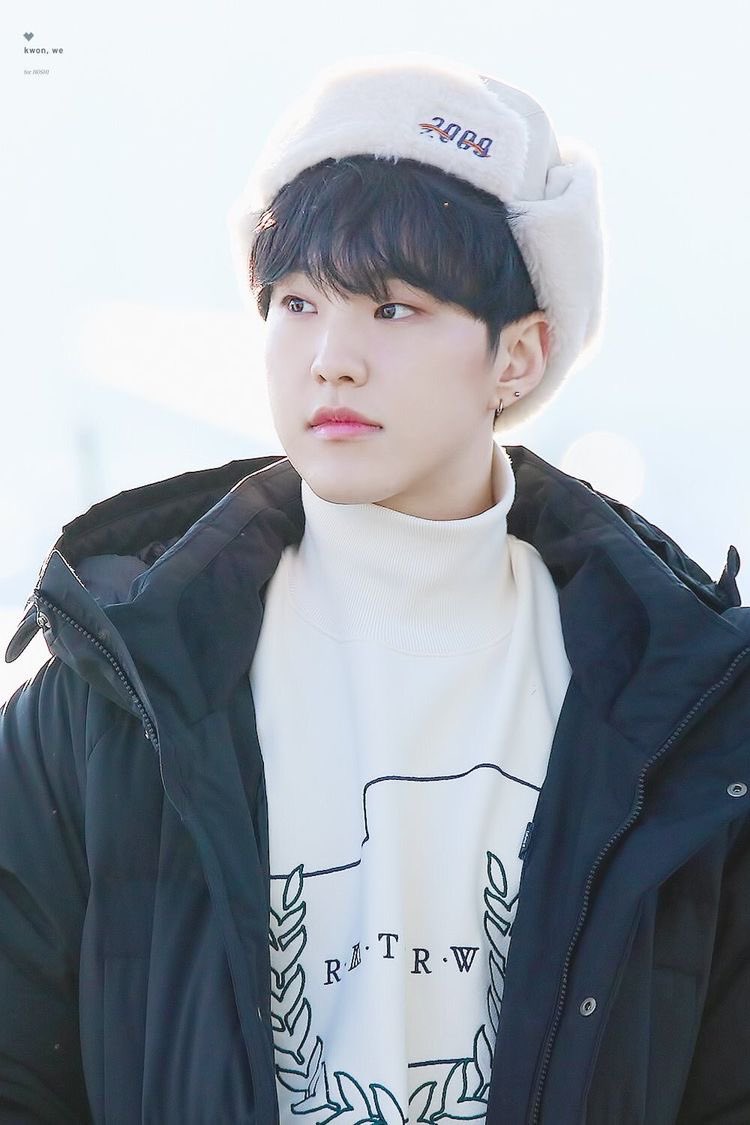 a thread on why black haired hoshi is the superior hoshi;