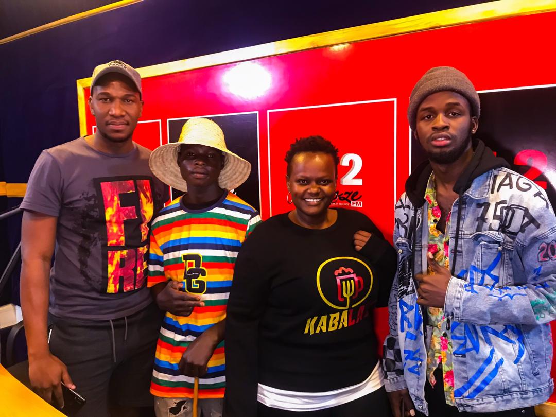 noble_khalifa's tweet photo. @912CroozeFM #MorningAddiction😍
The babe in a black sweater jampa is a whole vibe "AKO NKALYA"😋 https://t.co/bMx6hFJxJu