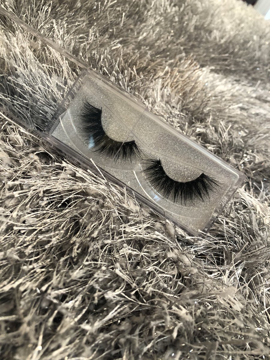 Kasharaaaa's tweet photo. @AriTheDon @MoneyBaggYo Hey ladies! Im selling lashes and shades, new shades otw! 💕Come shop with me you won’t regret it 🤍 link is in my bio, and don’t forget to use CODE 2FOR20 to get 2 pair of shades for 20 dollars💕🤍 https://t.co/FFuzkz6Vfp