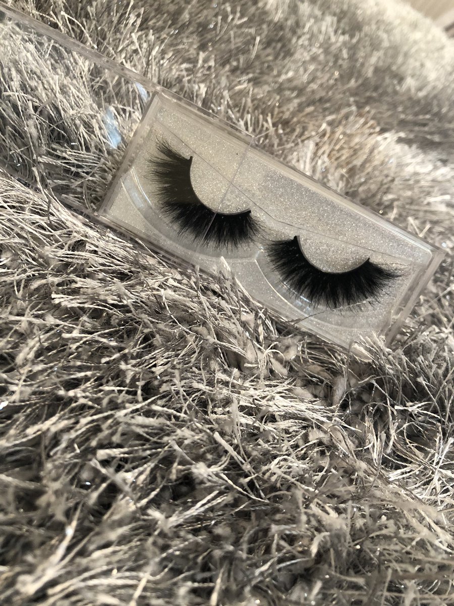 Kasharaaaa's tweet photo. @AriTheDon @MoneyBaggYo Hey ladies! Im selling lashes and shades, new shades otw! 💕Come shop with me you won’t regret it 🤍 link is in my bio, and don’t forget to use CODE 2FOR20 to get 2 pair of shades for 20 dollars💕🤍 https://t.co/FFuzkz6Vfp