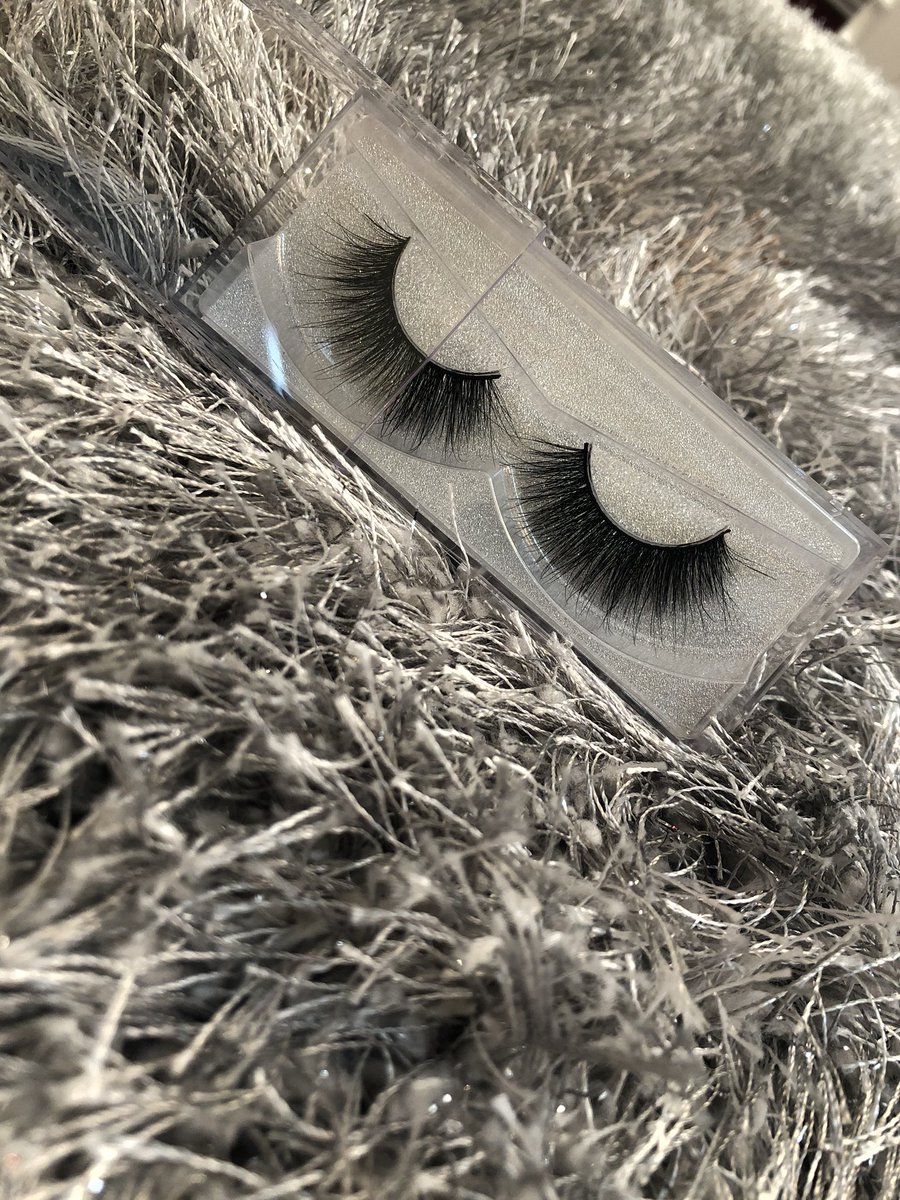 Kasharaaaa's tweet photo. @AriTheDon @MoneyBaggYo Hey ladies! Im selling lashes and shades, new shades otw! 💕Come shop with me you won’t regret it 🤍 link is in my bio, and don’t forget to use CODE 2FOR20 to get 2 pair of shades for 20 dollars💕🤍 https://t.co/FFuzkz6Vfp