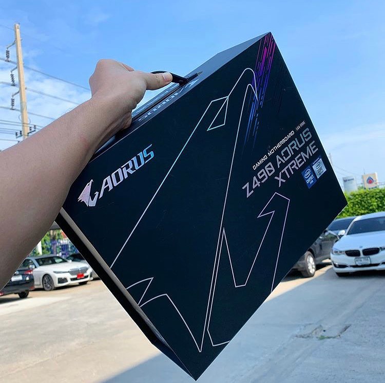AORUS_ZA's tweet photo. Good morningβ
It looks like someone plans a very interesting PC build π
#SoarToNewHeights #AORUSZ490 #Intel #IntelZ490 #Z490 #AORUS #GIGABYTE #Z490XTREME #AorusZ490Xtreme #gigabyteZ490 #gaming #build #pcbuild #motherboard #mobo #mainboard https://t.co/EabiVKXsxF