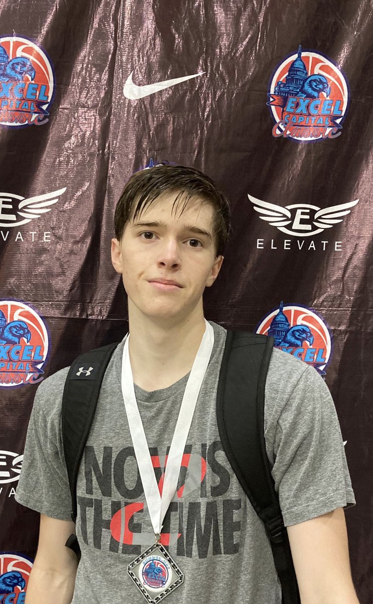 ExcelTournament's tweet photo. 17u Braden Lee of Austin, TX was by far the most talented guard in the gym. Cat like reflexes. Always one of my favorite players to watch. He demands an audience. Killer handles. Unlimited range. Scores whenever he wants but prefers teammate score. @AustinDefenders 
@bradenlee13 https://t.co/9QKuEnIRuF