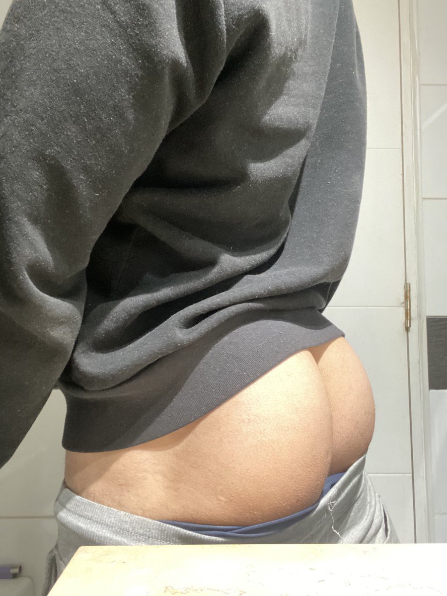 DiscretosPutos's tweet photo. #boamadrugada #gay #bearman #hairry https://t.co/UKH1lG1VW3