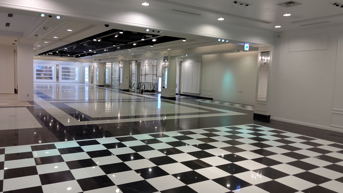 ジュンク堂書店福岡店 オープン日が決まりましたので 少しずつ移転の様子を紹介したいと思います こちらは入居する天神 西通りスクエア 旧フォーエバー21 居抜き物件です キラキラしていますね ここから棚を立ち上げて 本を並べていきます ジュンク ジュンク堂書店福岡店 オープン日が決まりましたので 少しずつ移転の様子を紹介したいと思います こちらは入居する天神 西通りスクエア 旧フォーエバー21 居抜き物件です キラキラしていますね ここから棚を立ち上げて 本を並べていきます ジュンク