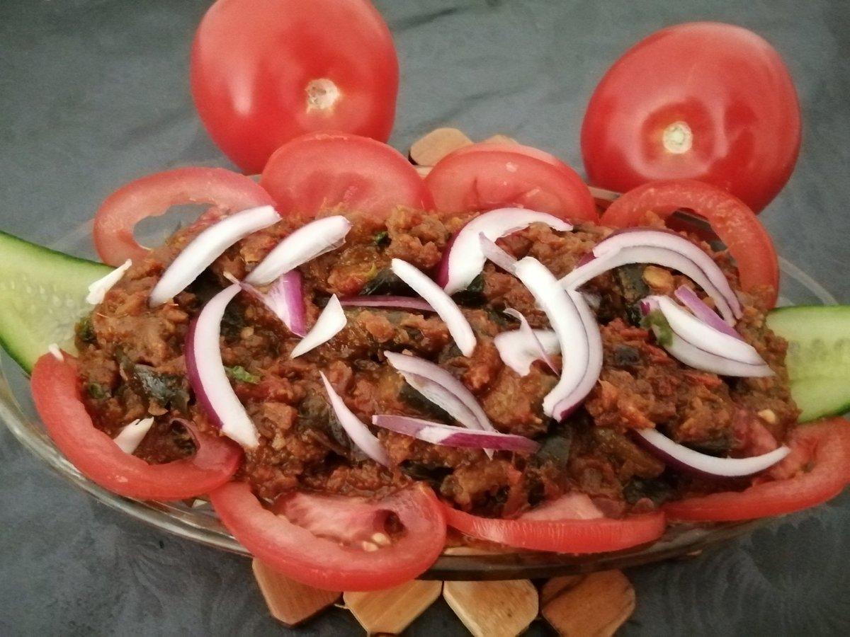 22Gkavita's tweet photo. #masalabrinjal #aubergine🍆 #foodblogging #foodvideo #brinjalcurry #oniontomatomasala #indianspices #indianspicyfood #sundaylunchspecials #lunchmealprep #dinner #tastyvegetarianfood #tastyfoods #easy #tasty #delicousfood #deliciousfoodindia https://t.co/XZmjKF3iEp