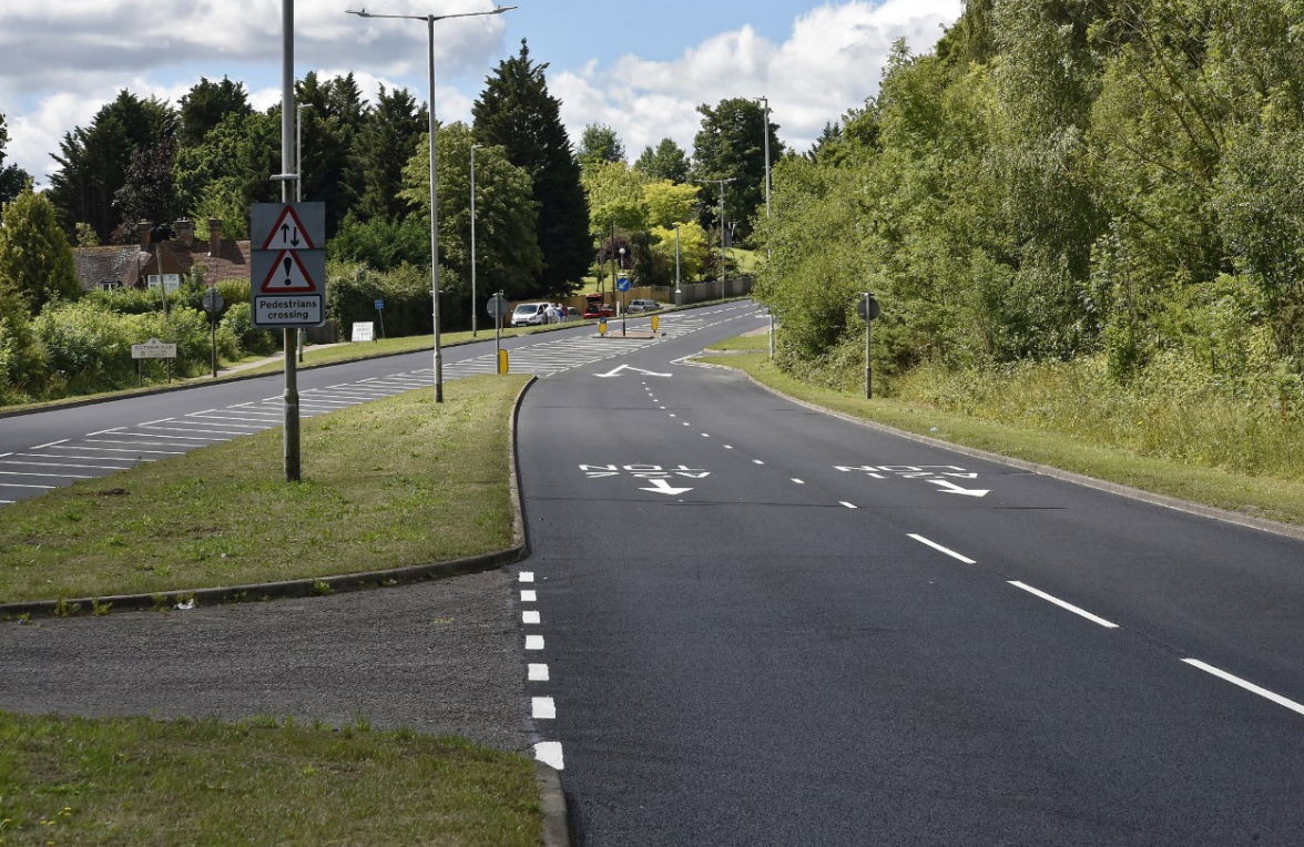 KentHighways's tweet photo. Southborough, Tunbridge Wells, A26 London Road,  resurfaced to prevent potholes #KentResurfacing @kentpotholes https://t.co/XA301eVngs