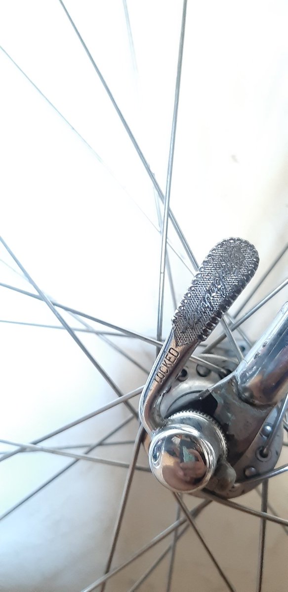 Wibi97302896's tweet photo. Wts Ws front campagnolo 650c 
Harga : 1,5 nego
Lokasi : klp. Gading JAKUT 
info lanjut : wa/085281428162
KKirim" insyaallah amanah  #fnfjb https://t.co/wcvzeNaUMK