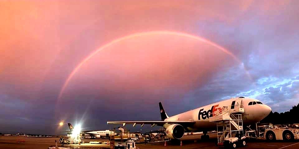 FlyKnoxville's tweet photo. Perfect view of the sunrise in the east and a rain storm in the west. 
(📸  shared by @jc_dodgers6) https://t.co/0MS54zQpQG