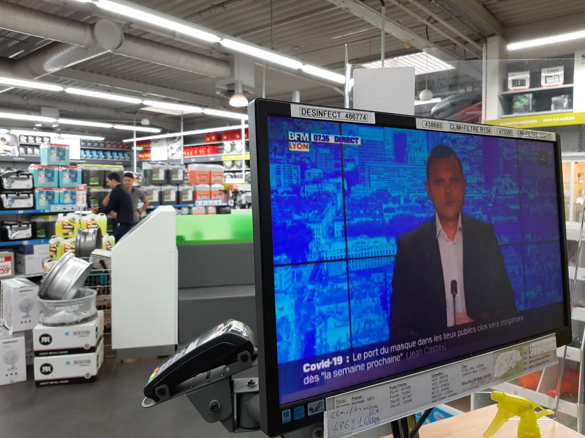 feuvert_fr's tweet photo. Ce matin à 7H, Ziyad, Reponsable Commerce au Feu Vert d'Ecully répondait en direct aux questions du journaliste de @BFMTV Lyon afin de donner les bons conseils aux automobilistes avant les départs en vacances.
Merci à l'équipe pour leur participation et bonne route à tous ! https://t.co/0CiSzUzuYE