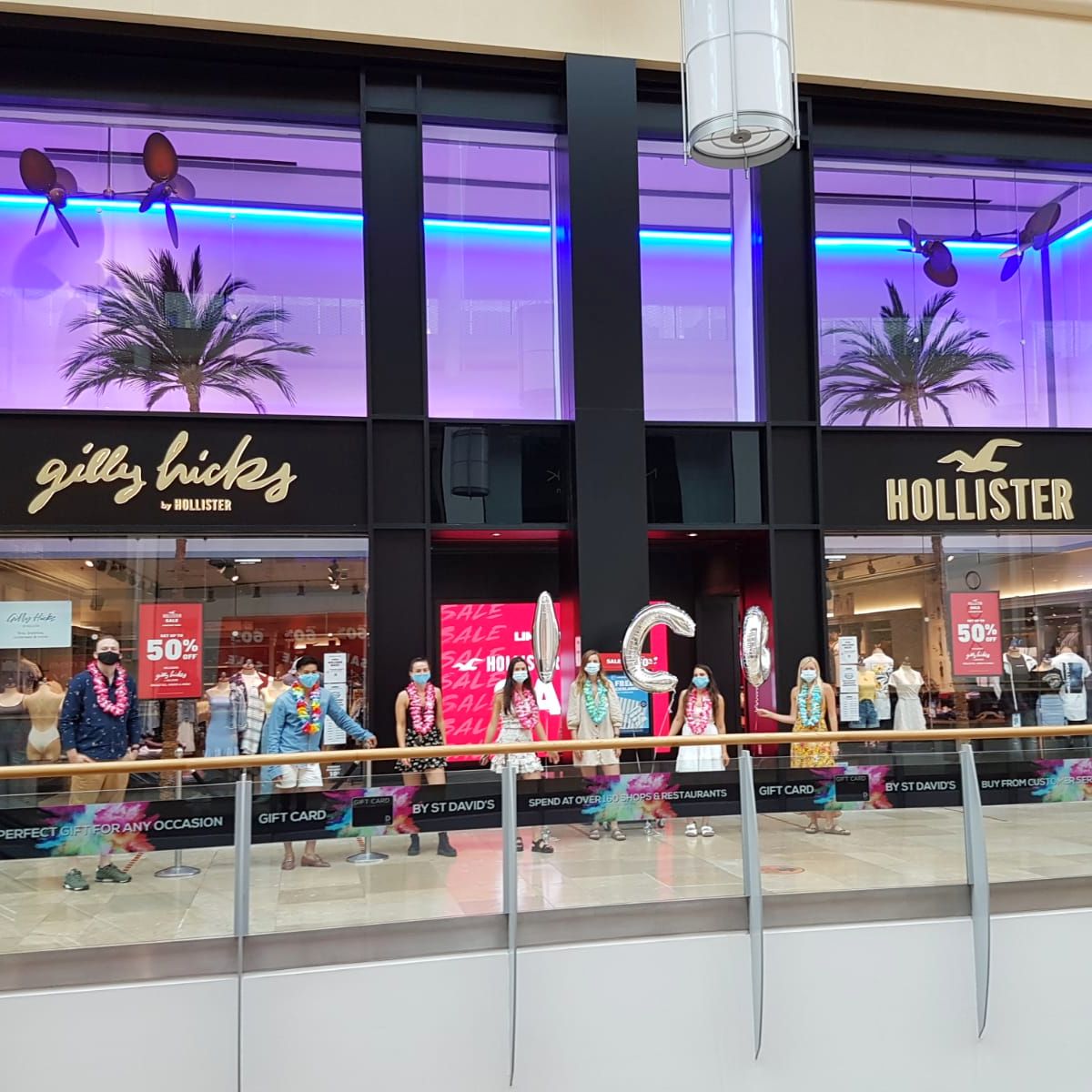 hollister cardiff opening times